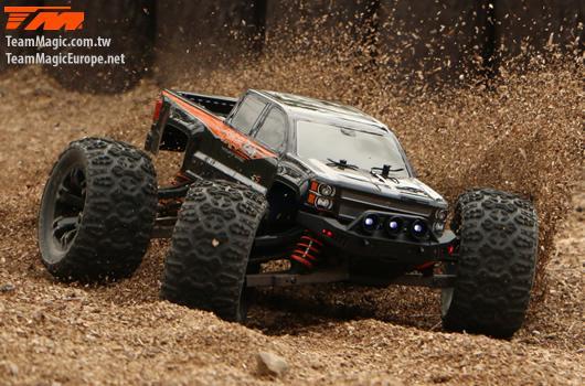 Auto - 1/10 Monster Truck Elettrico - 4WD - RTR - Brushless - Team Magic E5 - Carrozzeria Nera